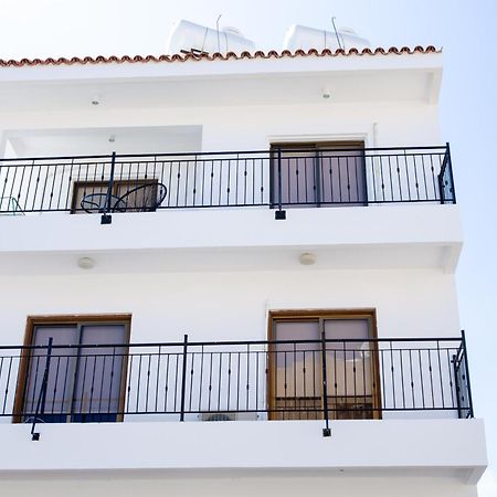 Spacious 2 Bedroom Appartment Near Mall -Internet 1Gbps Paphos Luaran gambar