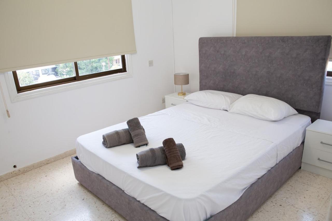 Spacious 2 Bedroom Appartment Near Mall -Internet 1Gbps Paphos Luaran gambar