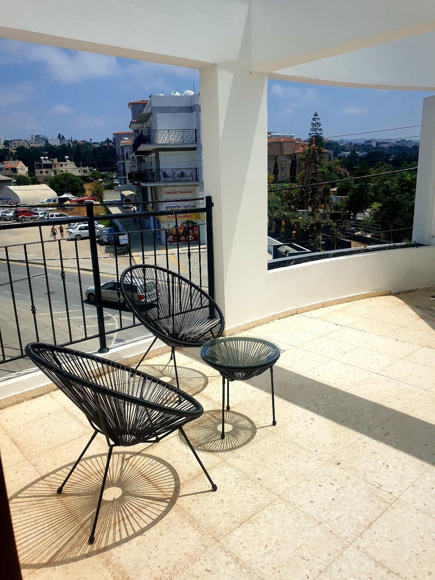 Spacious 2 Bedroom Appartment Near Mall -Internet 1Gbps Paphos Luaran gambar